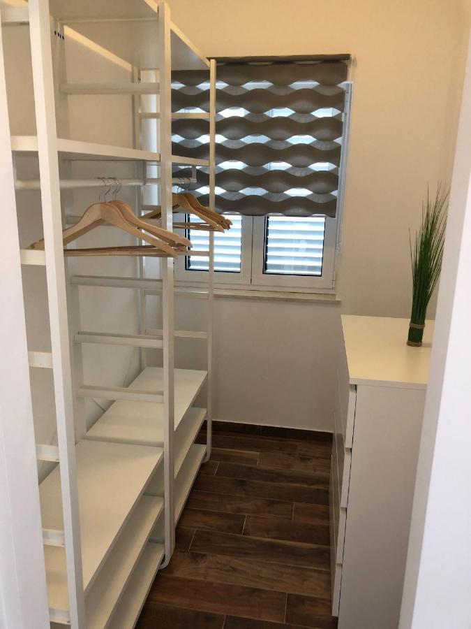 Apartments Lumini Трогир Экстерьер фото